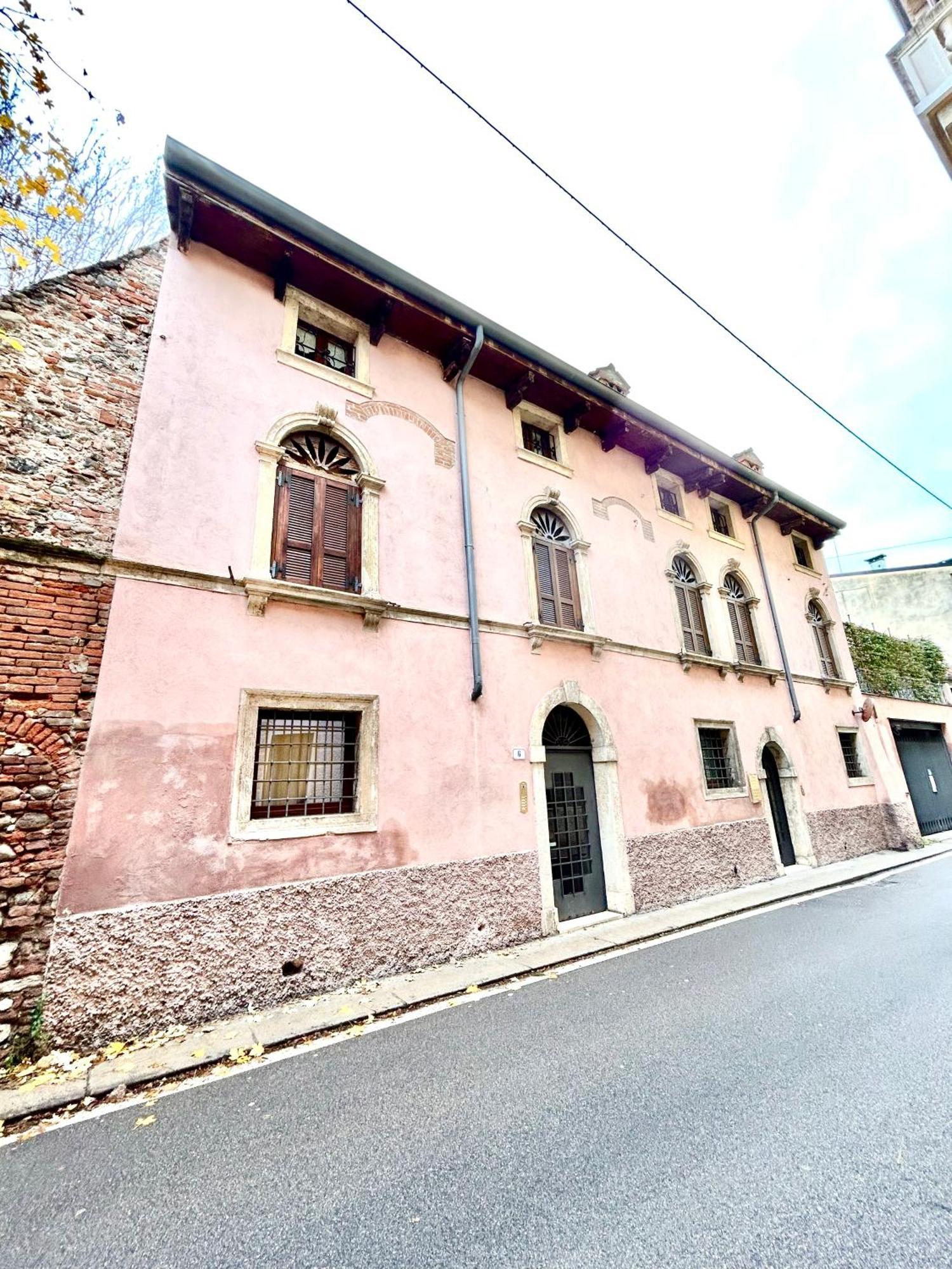 Rosso Verona Suite-Free Parking Exterior photo